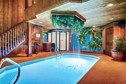 Sybaris Pool Suites Downers Grove
