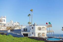 Casa Playa Baja Resort