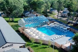 Bluebird Dennisport: Pool & Spa Day Pass Dennisport | ResortPass