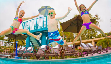 hyatt-regency-kids-playing-with-water