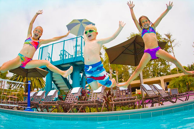 hyatt-regency-kids-playing-with-water