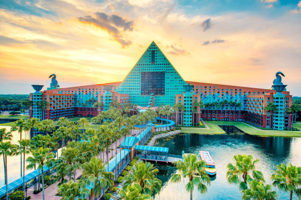swan-and-dolphin-waterpark