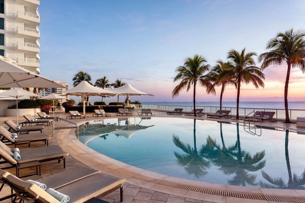 the-ritz-carlton-pool