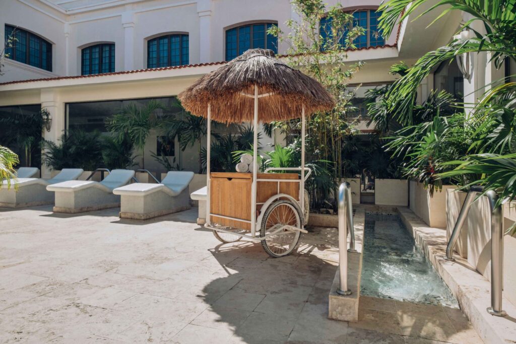 iberostar-paraiso-spa-hot-tub