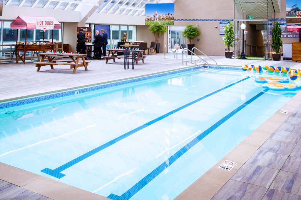 hotel-nikko-pool