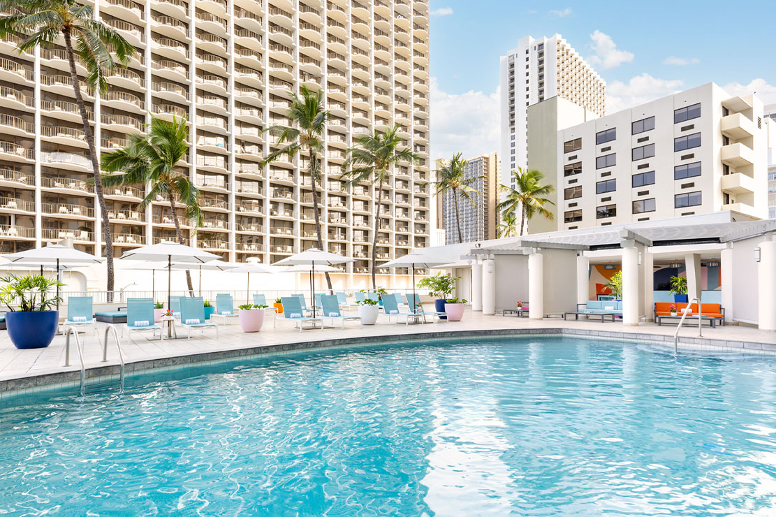the-twin-fin-pool