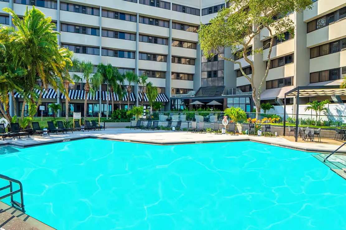 doubletree-pool