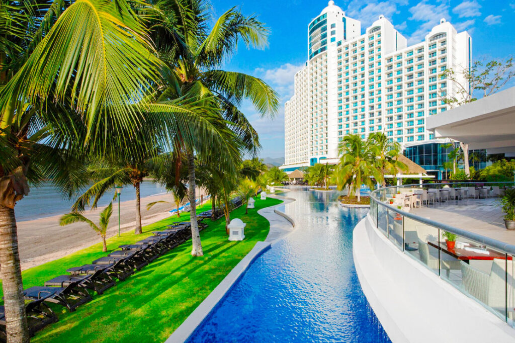 the-westin-playa-bonita-pool-by-the-beach