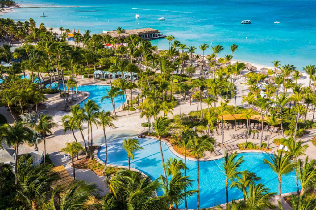 hilton-aruba-pool-and-beach