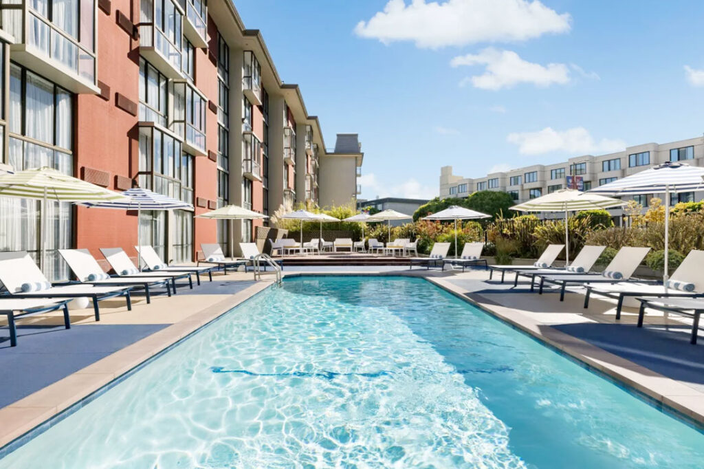 hotel-caza-fishermans-wharf-pool