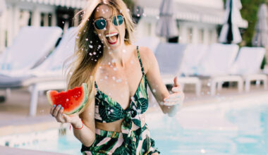book-a-day-use-woman-in-pool-beverly-hilton