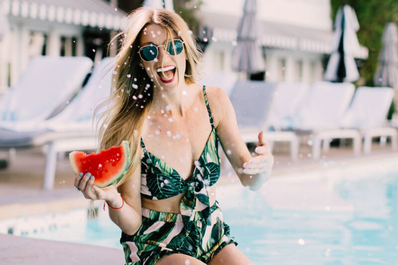 book-a-day-use-woman-in-pool-beverly-hilton