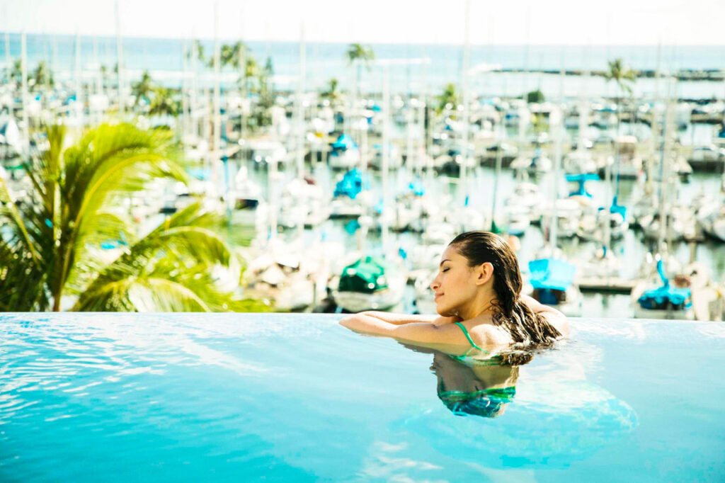 best-hotels-with-infinity-pools