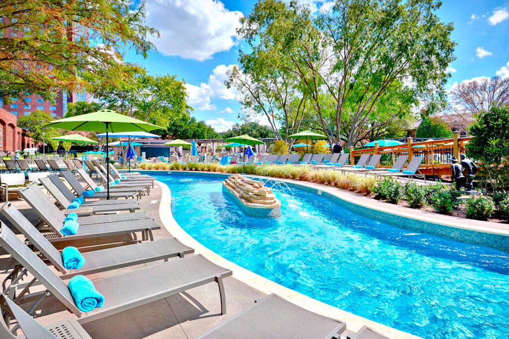 hilton-anatole-lazy-river