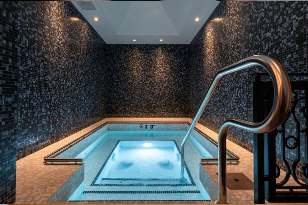 Hydrotherapy pool at The Spa at Waldorf Astoria Chicago