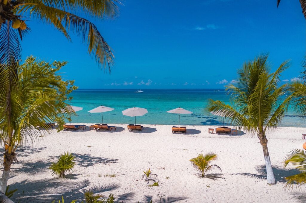 Playa de arena blanca en el Playa Palancar Beach Club, Cozumel
